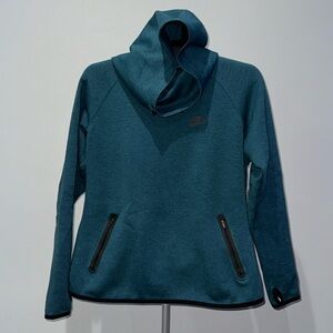NIKE NSW PULLOVER  WOMENS LARGE.